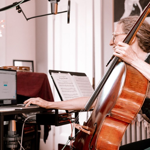 student playing the cello during an online cello lesson in Toronto